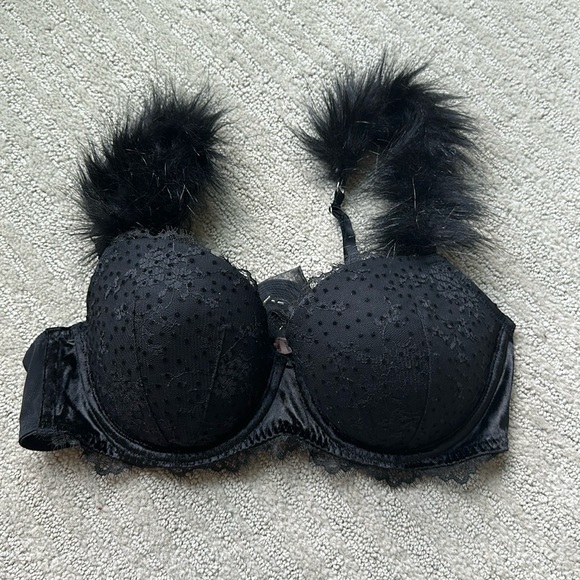 Victoria Secret Dream Angels lined demi with fur straps 36C - Picture 1 of 3